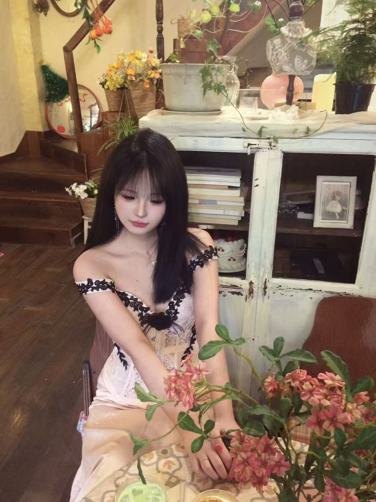 中国🇨🇳72号QQ美丽少女12:00-24:00